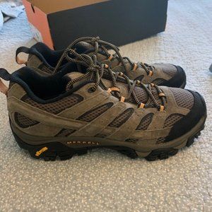 Merrell Men's hiking boots size 9